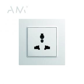 Universal Socket